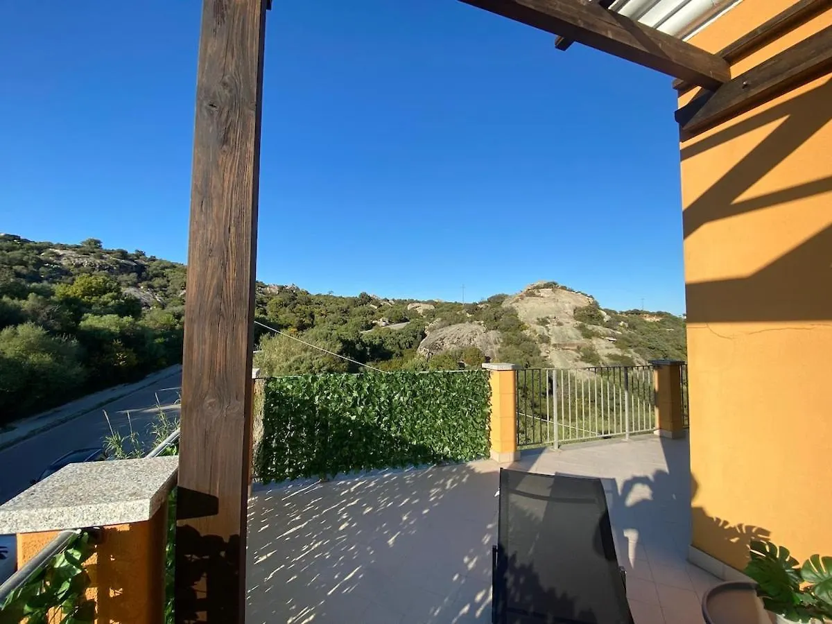 Charming Apartment With Dreamy Terrace Arzachena