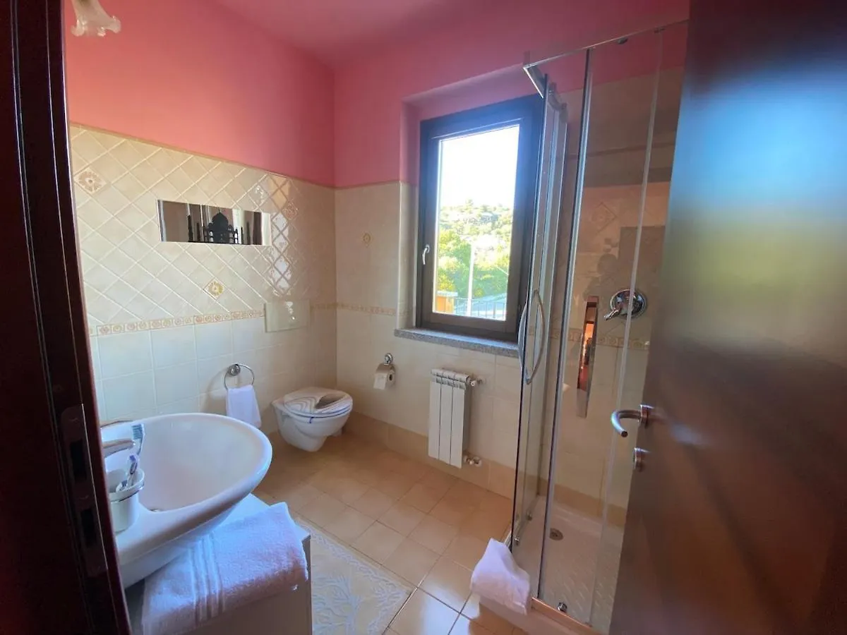 Charming Apartment With Dreamy Terrace アルツァケーナ