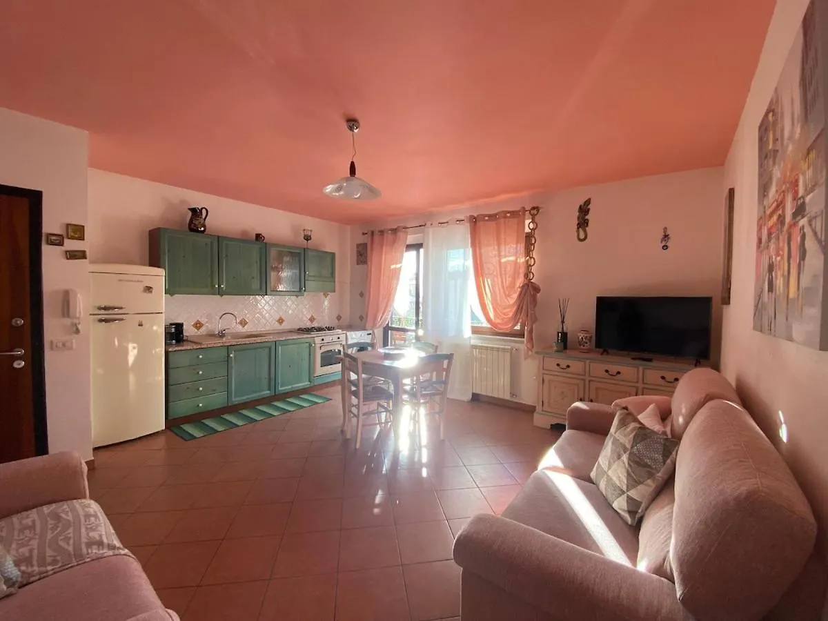 Charming Apartment With Dreamy Terrace アルツァケーナ