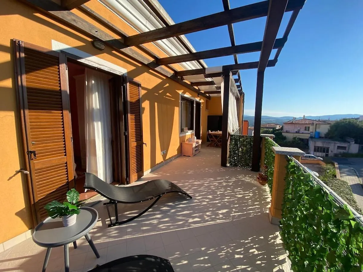 Charming Apartment With Dreamy Terrace アルツァケーナ